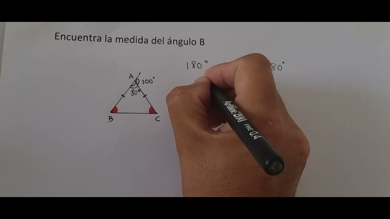 Calcula la medida del ángulo b en este triángulo