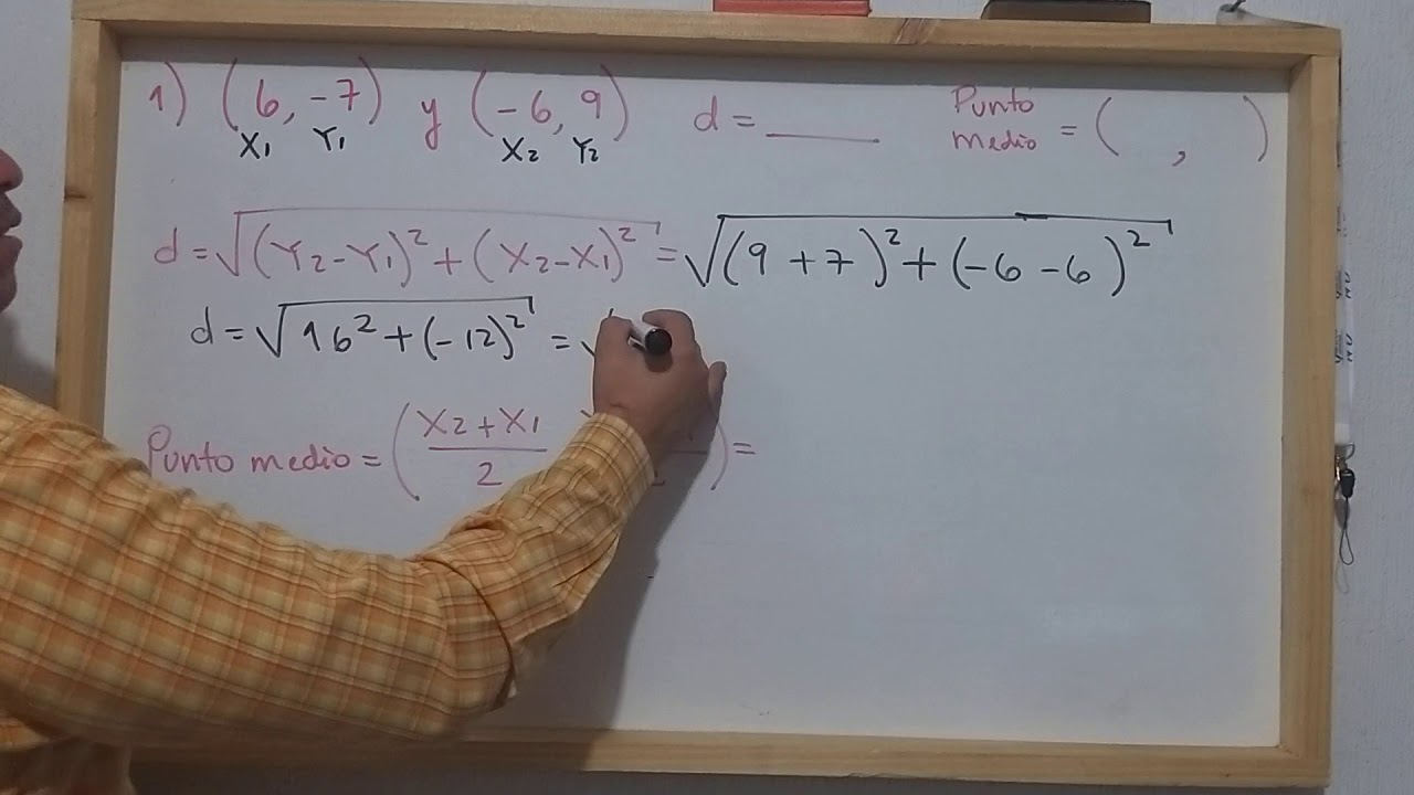 Cálculo de la distancia y punto medio entre dos puntos en el plano